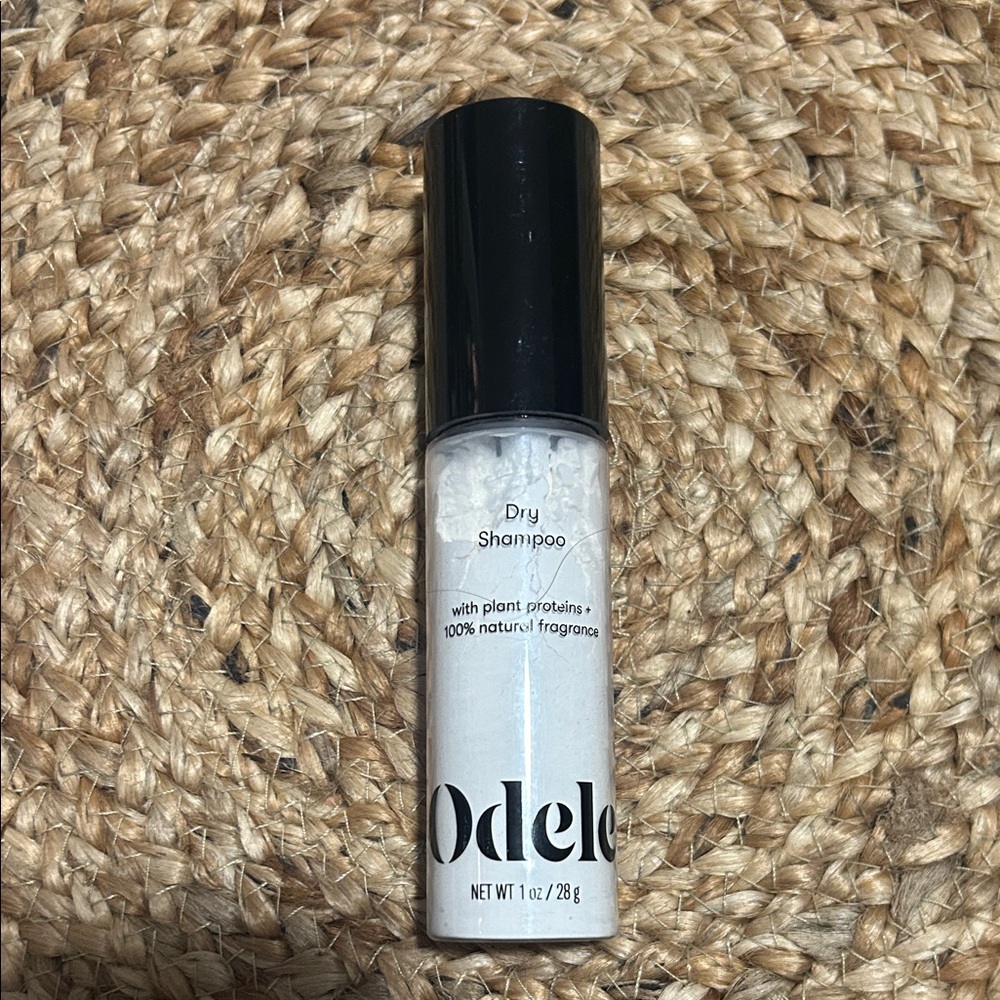 Dry Shampoo Spray in White – Instant Hair Refresh